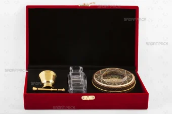 باکس مخملی زعفران صدف پک با درب باز، داخل مخمل مشکی، مقر چوبی برش لیزری و قوطی 5 گرم فلزی و آذین متوسط و هاون جامی 40 در داخل برای بسته‌بندی لوکس هدیه و صادرات