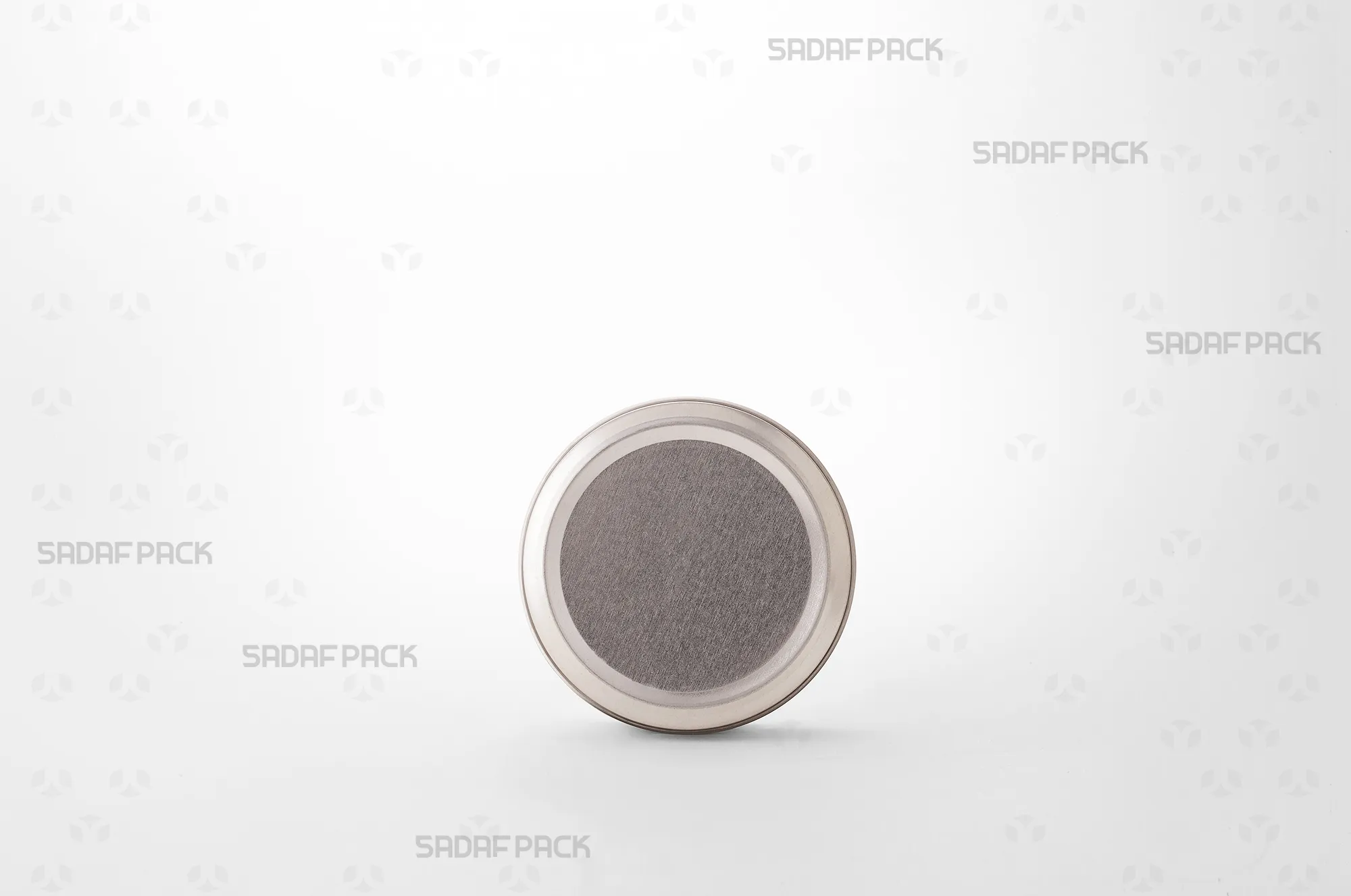 نمای تمام رخ قوطی فلزی گرد 6.5 سانت صدف پک، نمایش ساختار یکپارچه فلزی و درب ساده بدون طلق