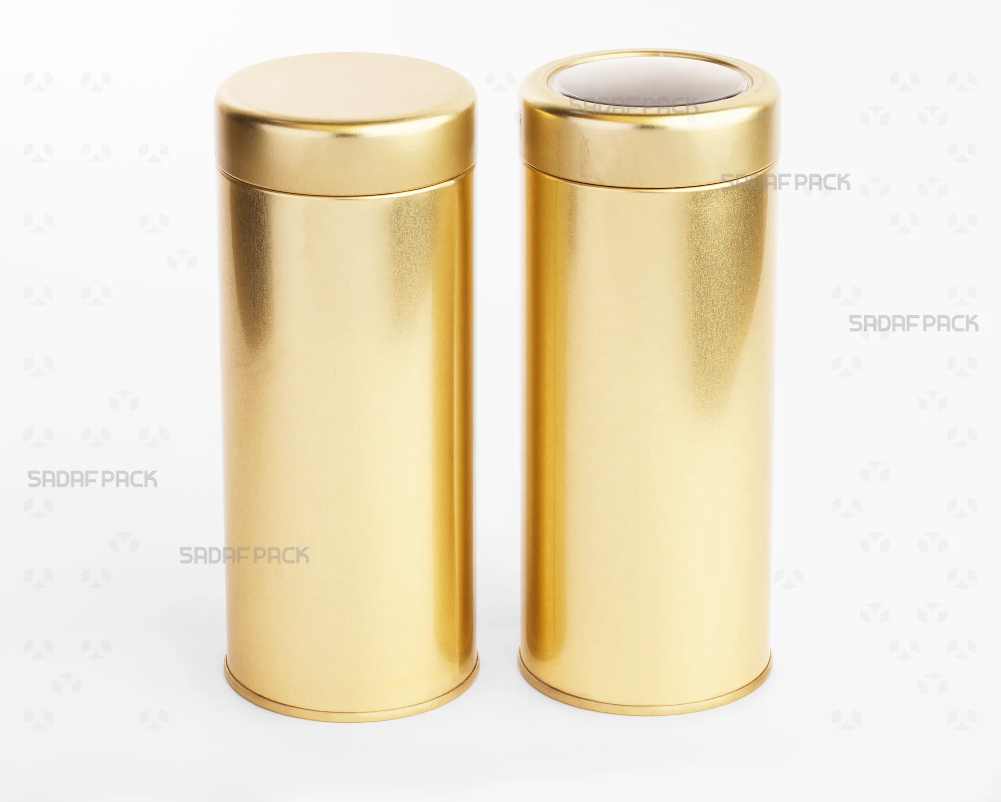 قوطی فلزی قطر 6.6 سانت با ارتفاع 13.5 سانت طرح طلایی صدف پک، نمایش دو مدل درب با طلق و بدون طلق در کنار هم