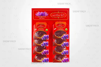 کارت آویز ساده 35×25 سانتیمتر قرمز صدف پک با پاکتهای زعفران برای نمایش و سازماندهی محصول در ویترین فروشگاه