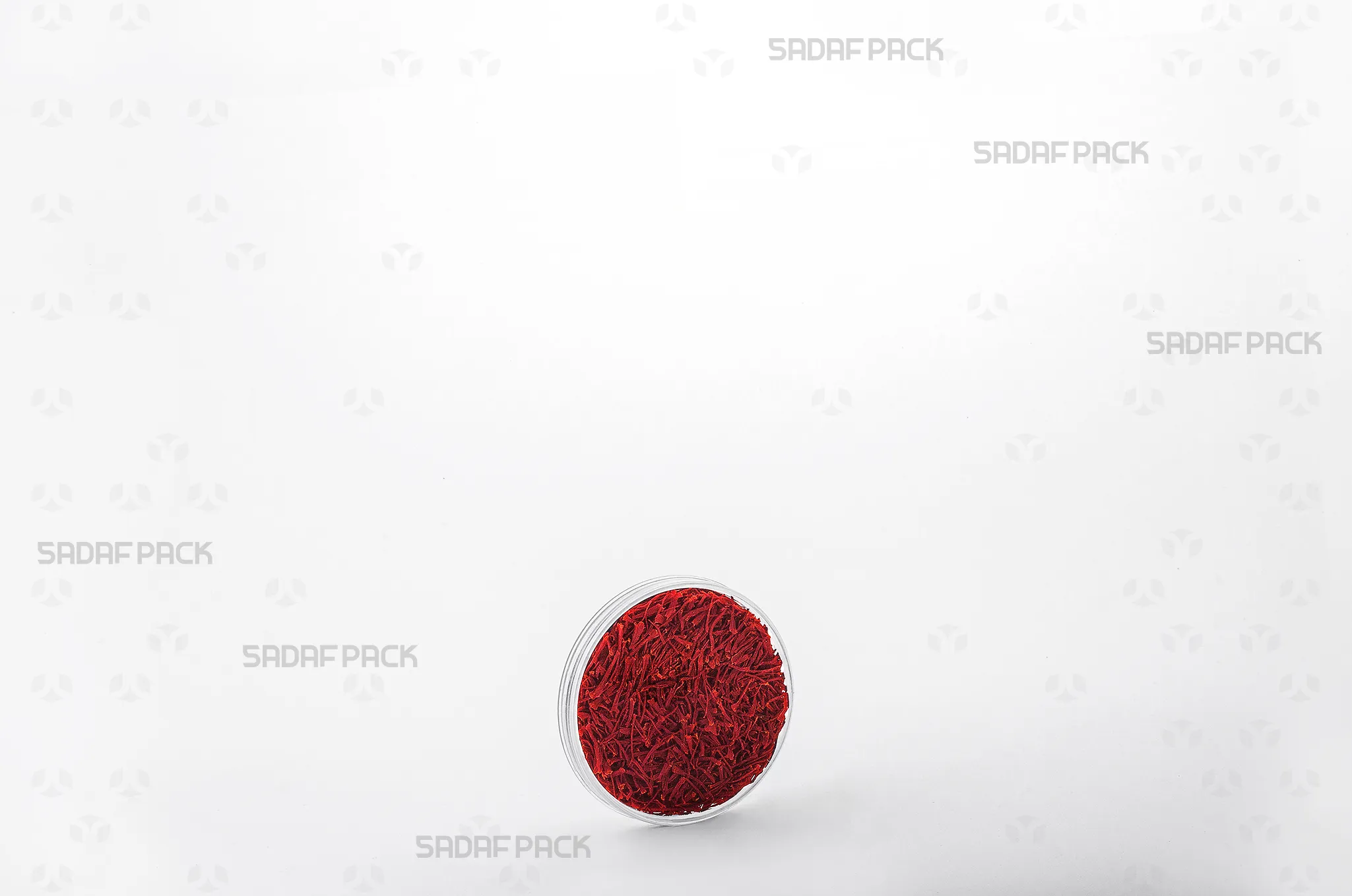 ظرف 5 تخت کریستال پر شده با زعفران، ایدهآل برای بستهبندی صادراتی و حفظ کیفیت محصول