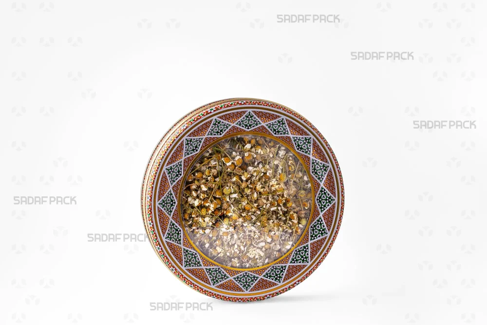 قوطی فلزی گرد 17 سانت صدف پک با ارتفاع 2 سانتی متر پر شده با گل بابونه خشک شده، مناسب برای بسته بندی صادراتی و لوکس
