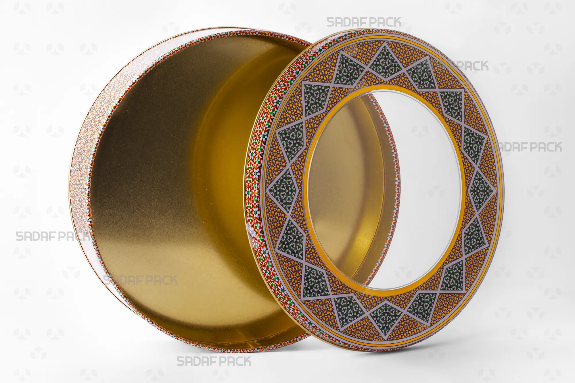 تصویر قوطی فلزی 23 سانتی با درب جدا شده در کنار بدنه برای نمایش فضای داخلی و عمق 4 سانتی متری آن