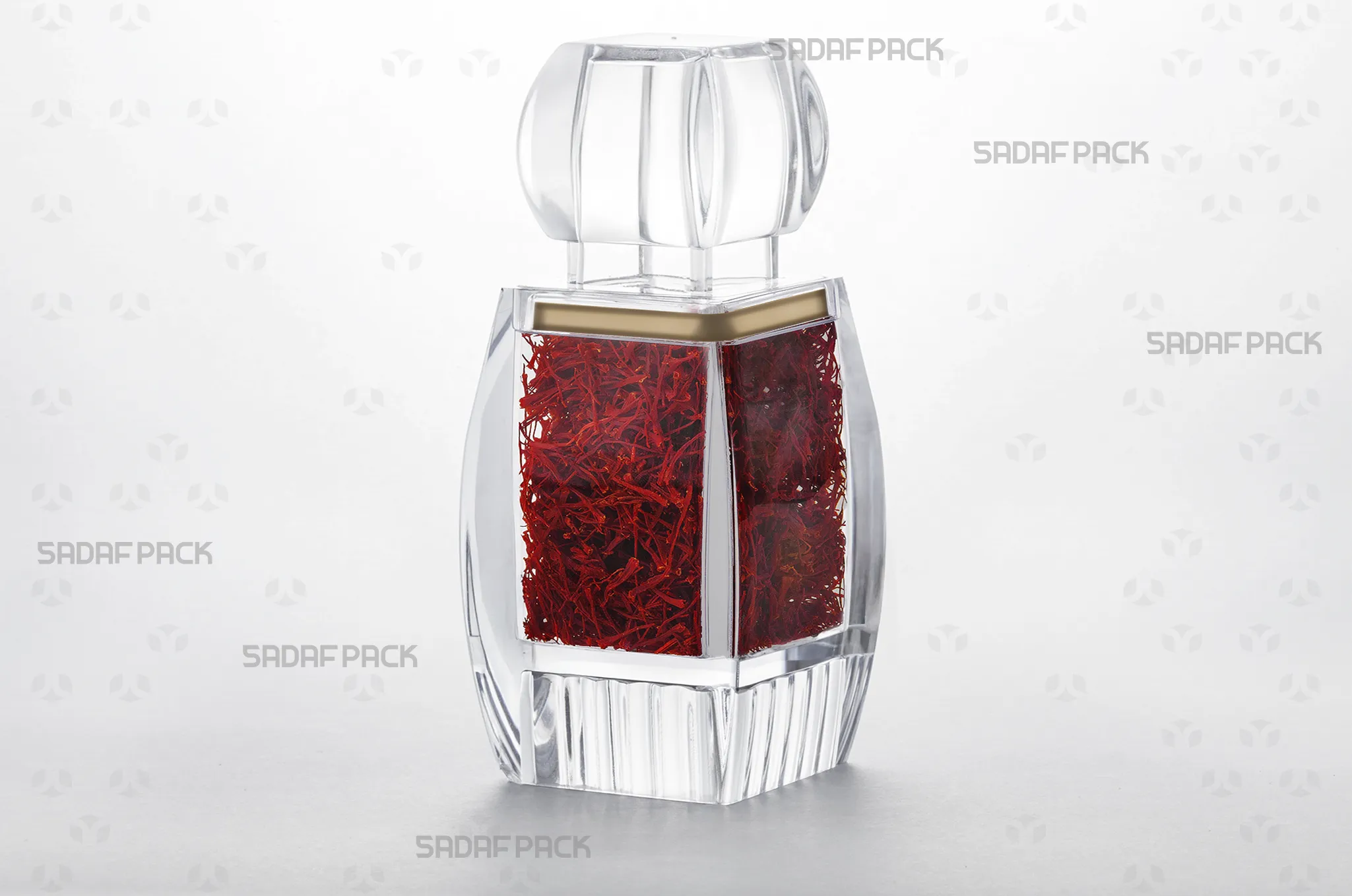 ظرف شفاف آذین لارج کف بالا پر شده با زعفران، ایدهآل برای بستهبندی صادراتی