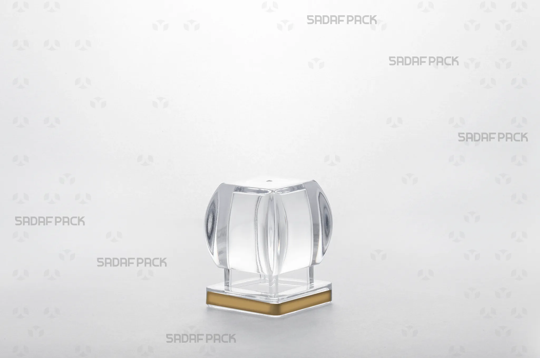 نمای نزدیک از درب کریستالی ظرف آذین لارج با نمایش جزئیات طراحی