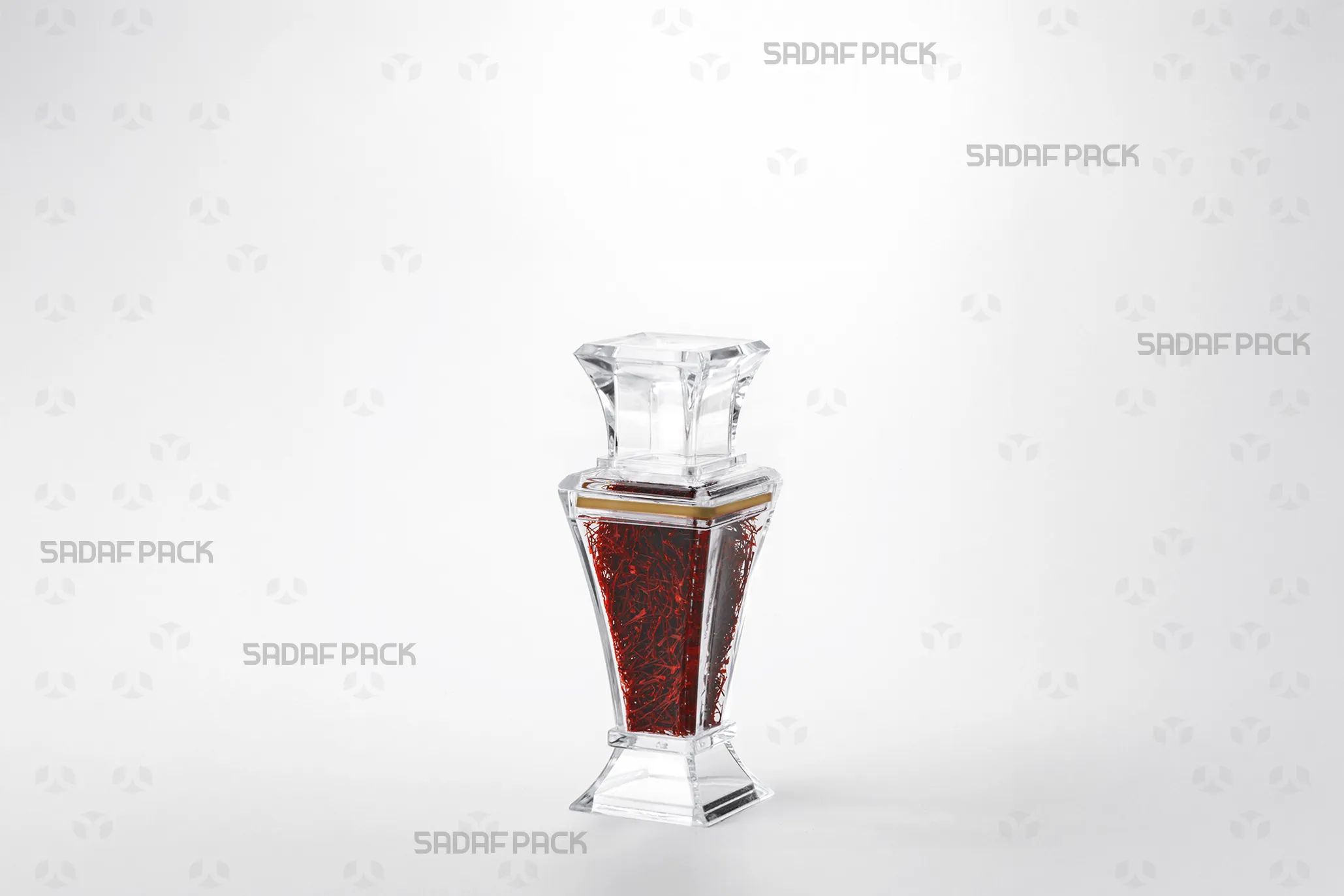 ظرف کریستالی برلیان نقلی پر شده با زعفران، گزینهای لوکس برای بستهبندی صادراتی